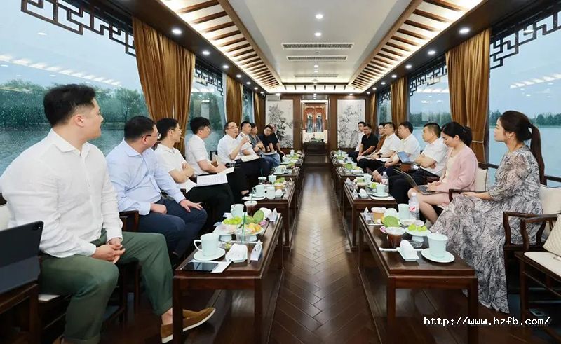 17236879082363795qe6.jpg 1封面.jpg